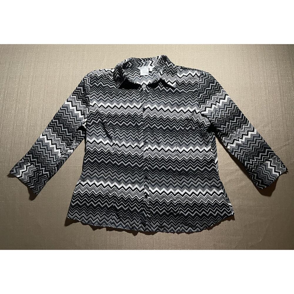 Fred David Women’s Medium M Button Up Blouse Grey Black Wavy 3/4 Sleeve Collared